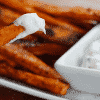 Patatas fritas hechas de camote/boniato