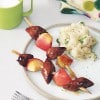Pinchos de salchichas y manzana