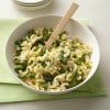 Ensalada de macarrones con espárragos y guisantes