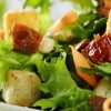 Ensalada verde con uvas pera y nuez