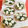 Mini pizzas de espinaca y queso