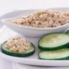 Ensalada de atún con rodajas de pepino