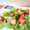 Ensalada con fresas y una vinagreta balsámico