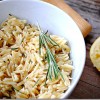 Orzo con limón y romero