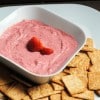 Hummus con un toque de fresa
