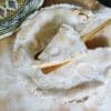 Pastel de queso y avellanas