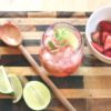 Gin y tonic con un toque de fresas