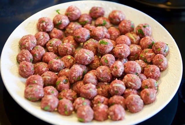 Receta de albóndigas en salsa de la abuela